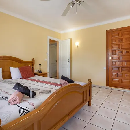 Piscine A La Fustera Villa *