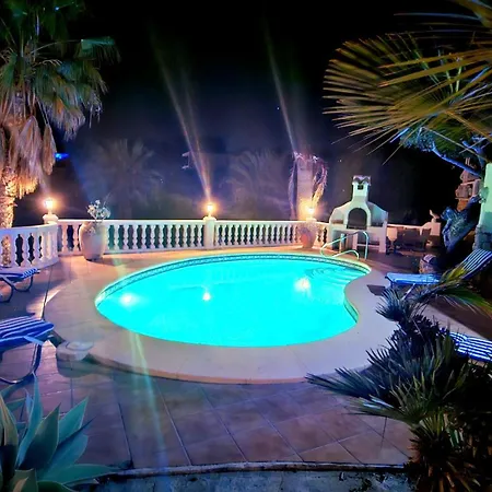 Piscine A La Fustera